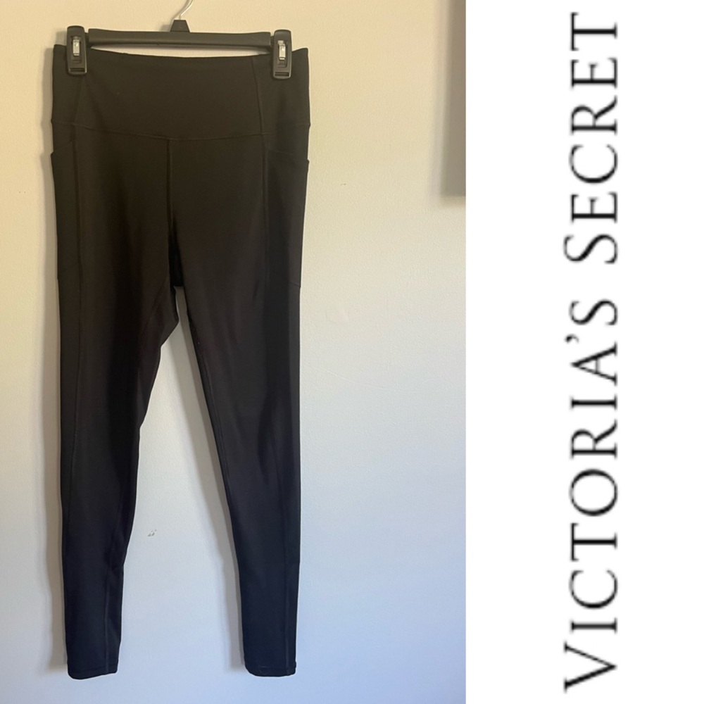 Victoria's Secret black On Point flow legging size 8